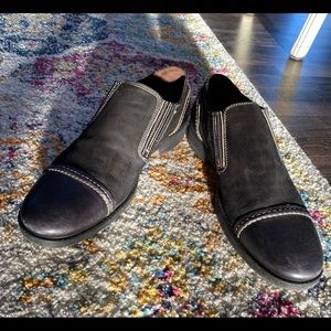 Bacco Bucci black slip ons size 12